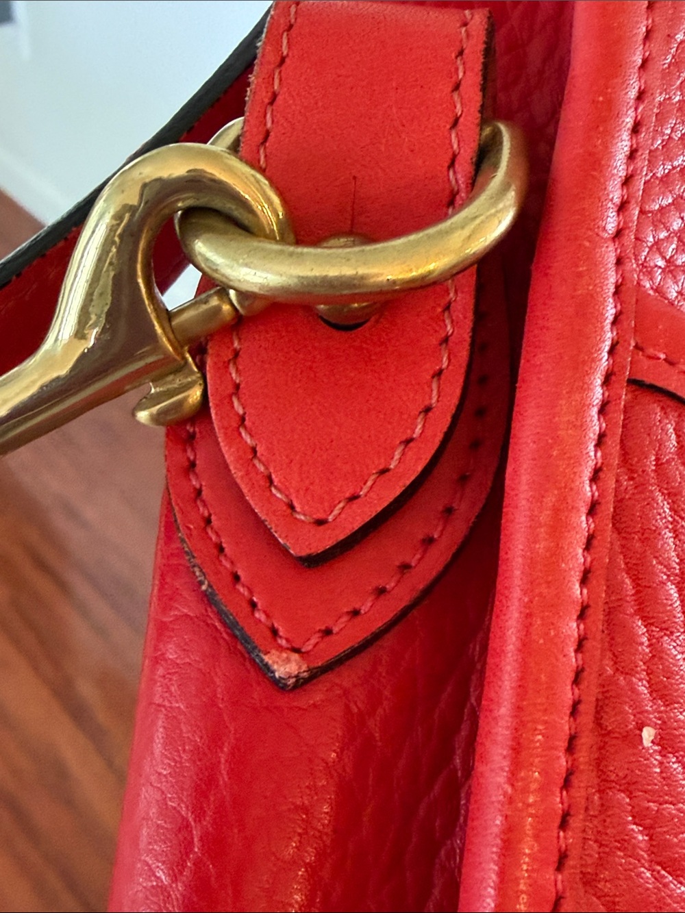 Vintage Dooney & Bourke Red Pebbled Leather Turn-Lock Crossbody - Picture 12 of 13